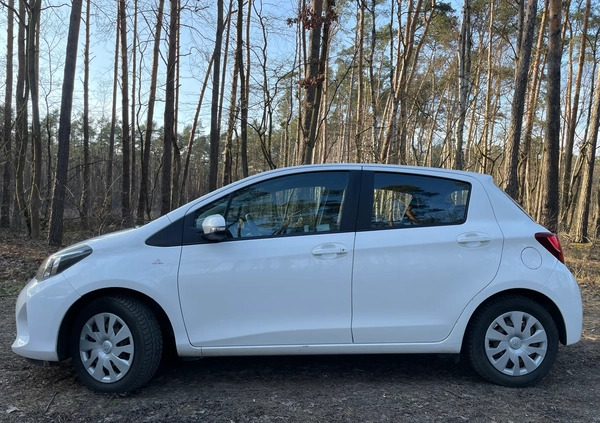 Toyota Yaris cena 28900 przebieg: 263000, rok produkcji 2017 z Włocławek małe 254